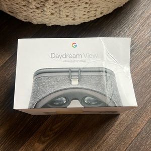 Daydream View VR headset